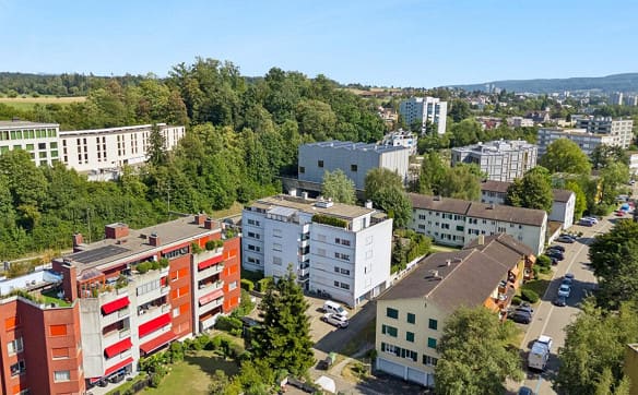 Immobilie in Glattbrugg - Zentrale 2.5-Zimmer-Wohnung mit Parkplatz und Potenzial - Bild 9