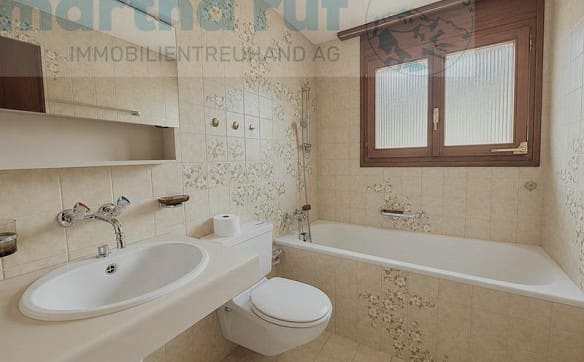 Immobilie in Wilderswil - Behagliche 2.5- Zimmer Ferienwohnung mit Cheminée und Balkon - Bild 4
