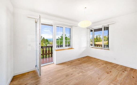Immobilie in Münchenwiler - RENOVIERTE 4-ZIMMER-WOHNUNG MIT XXL-BALKON UND IDYLLISCHER UMGEBUNG - Bild 12