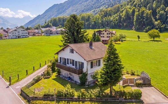 Immobilie in Bilten - FREISTEHENDES EINFAMILIENHAUS IM IDYLLISCHEN GLARNERLAND - Bild 0