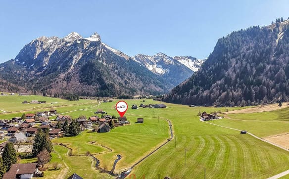 Immobilie in Studen Sz - 6.5 Zi.-Doppelhaushälfte mit Studio, Garten und Bergblick - Bild 12