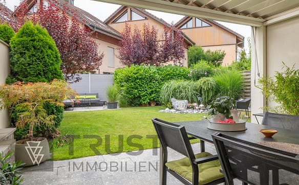 Immobilie in Langnau Am Albis - Familienfreundliches Reihenhaus mit Garten - Bild 1
