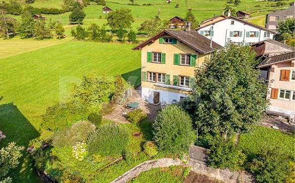 Immobilie in Schwanden Gl - 5½-Zimmer-Einfamilienhaus an schöner Lage - Bild 0