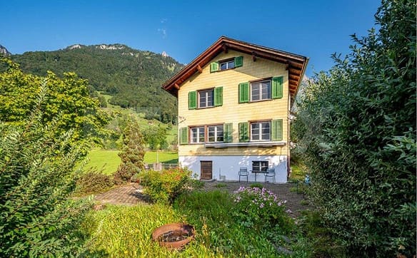 Immobilie in Schwanden Gl - 5½-Zimmer-Einfamilienhaus an schöner Lage - Bild 1