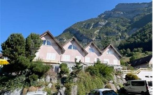 Immobilie in Heiligkreuz - Grosszügiges Reiheneinfamilienhaus an toller Lage - Bild 0