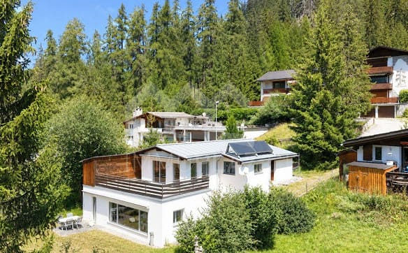 Immobilie in Savognin - Heimeliges Ferienhaus an ruhiger Südhanglage in Savognin - Bild 0