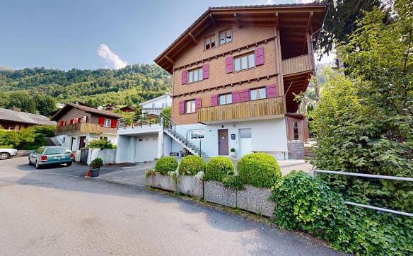 Immobilie in Emmetten - Einfamilienhaus mit Chalet Charakter. Sonnenlage mit Weitsicht - Bild 2