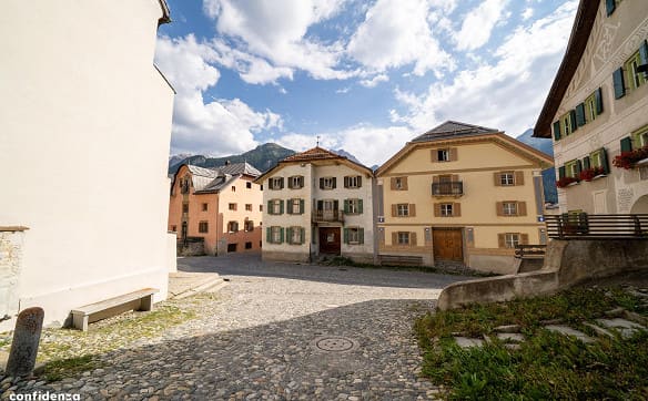 Immobilie in Ardez - Historische Chasa Plaz in Ardez – Engadinerhaus mit Entwicklungspotenz - Bild 14