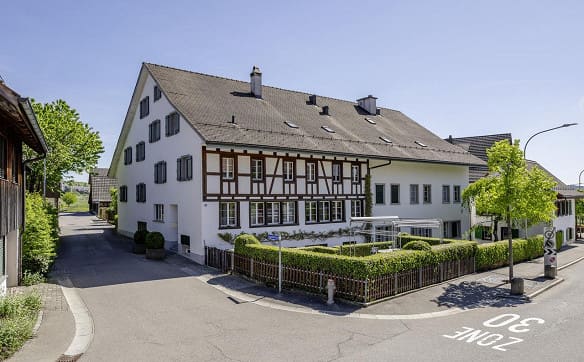 Immobilie in Uitikon Waldegg - Renovierte, heimelige Dachgeschoss-Maisonettewohnung - Bild 9