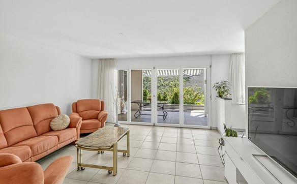 Immobilie in Pfäffikon Sz - 2.5-Zimmer Gartenwohnung an ruhiger Lage - Bild 3