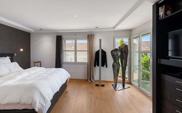 Immobilie in Niederhasli - Exklusive 5.5-Zimmer-Maisonette mit privatem Wellnessbereich - Bild 3