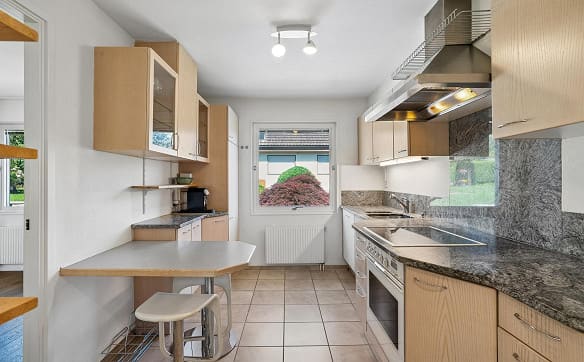 Immobilie in Oetwil Am See - Schwedisches Familiendomizil mit Gestaltungsspielraum - Bild 3