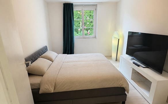 Immobilie in Adetswil - Traumhafte 3.5-Zimmer-Gartenwohnung mit privater Oase & Studio - Bild 10