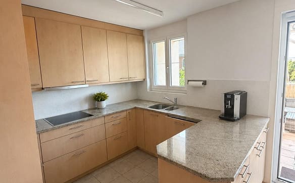 Immobilie in Adetswil - Traumhafte 3.5-Zimmer-Gartenwohnung mit privater Oase & Studio - Bild 2