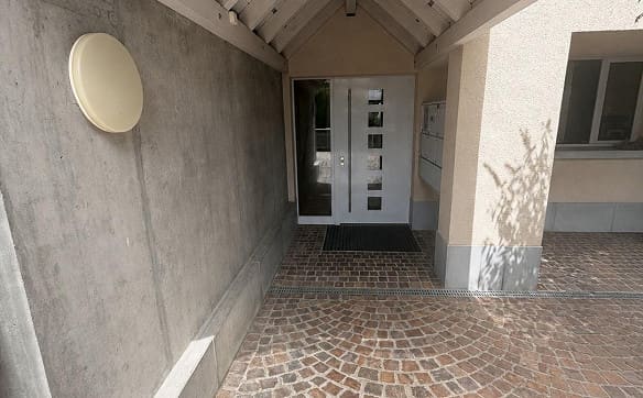 Immobilie in Adetswil - Traumhafte 3.5-Zimmer-Gartenwohnung mit privater Oase & Studio - Bild 8
