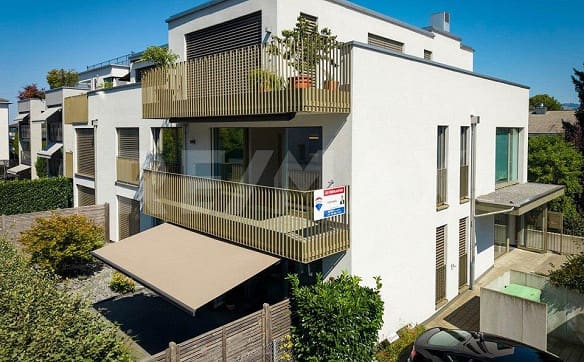 Immobilie in Lachen Sz - 2.5-Zimmerwohnung mit hochwertigem Ausbau und sonnigem Balkon in La... - Bild 0