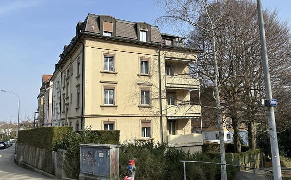 Immobilie in St. Gallen - Grosszügige, charmante Wohnung in ruhigem Quartier, zentral gelegen - Bild 2