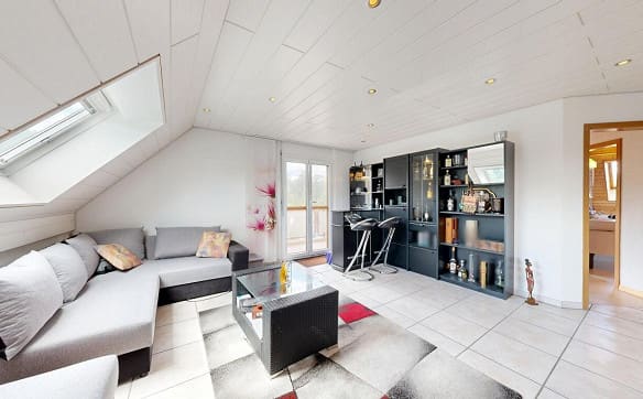 Immobilie in Dotzigen - Aussergewöhnliche 5.5-Zimmer-Maisonette mit Wellnessbereich - Bild 1