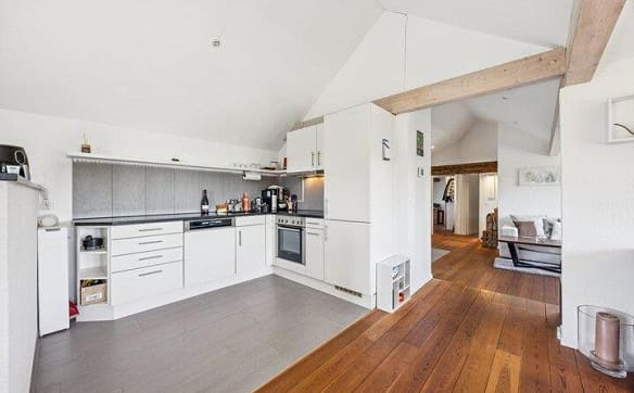 Immobilie in Neuwilen - STILVOLLE 3.5 ZIMMER DACHWOHNUNG NÄHE BODENSEE - Bild 2