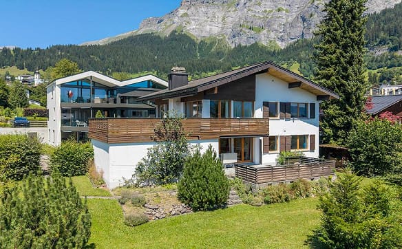 Immobilie in Flims Dorf - Ferienhaus in Flims an sonniger Lage - Bild 0