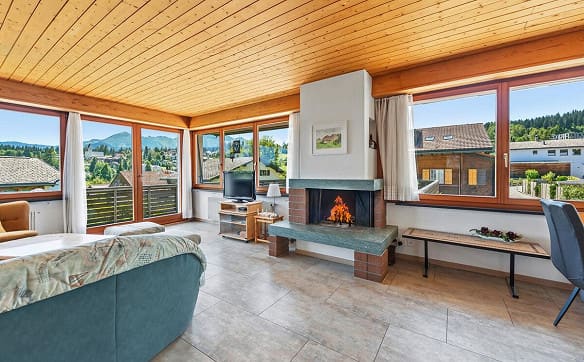 Immobilie in Flims Dorf - Ferienhaus in Flims an sonniger Lage - Bild 1