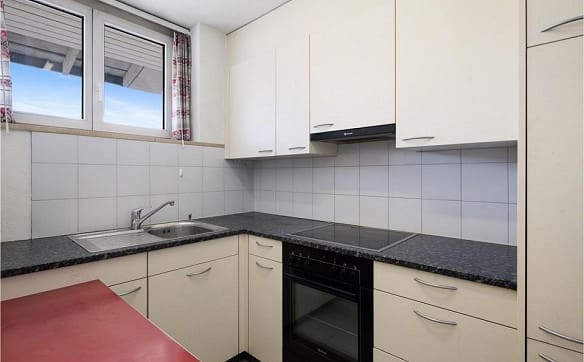 Immobilie in Kriens - 3.5-Zimmer-Dachwohnung mit viel Gestaltungspotenzial - Bild 2