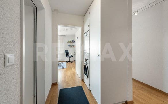 Immobilie in Menzingen - Lichtreiche 3½-Zimmer-Wohnung mit sonniger Lage und Weitblick - Bild 1