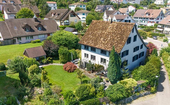 Immobilie in Oberrieden - Charmantes Landhaus mit Gartenidylle - Bild 1