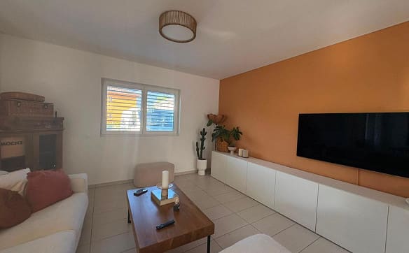 Immobilie in Cugnasco - 5 1/2-Zimmer-Villetta mit Garten an sehr sonniger, ruhiger Aussicht... - Bild 2