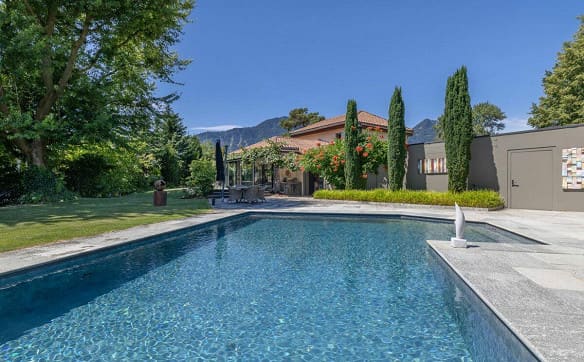 Immobilie in Mollis - Exklusive Residenz mit Pool und privater Gartenidylle - Bild 3