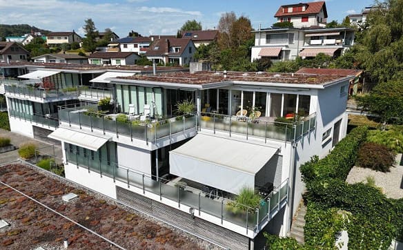 Immobilie in Rüfenacht Be - Exklusives 5½-Zimmer-Terrassenhaus mit Weitsicht - Bild 0