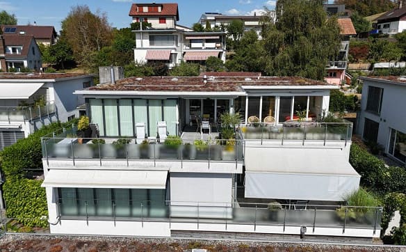 Immobilie in Rüfenacht Be - Exklusives 5½-Zimmer-Terrassenhaus mit Weitsicht - Bild 1