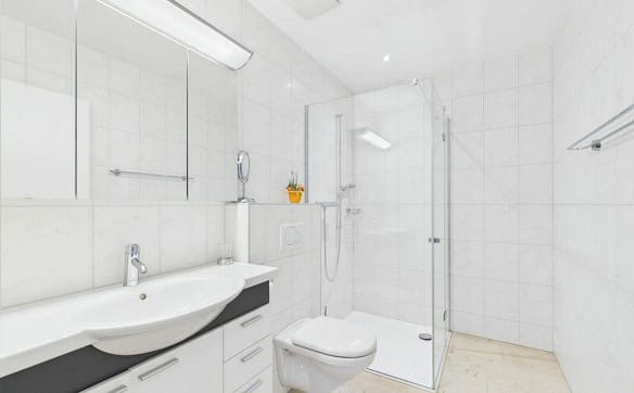 Immobilie in Rüfenacht Be - Exklusives 5½-Zimmer-Terrassenhaus mit Weitsicht - Bild 17