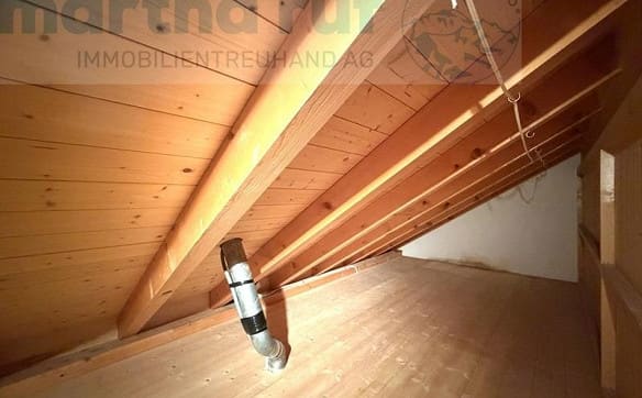 Immobilie in Heiligenschwendi - Gemütliche und charaktervolle 3.5- Zimmer Dachwohnung mit Galerie - Bild 12