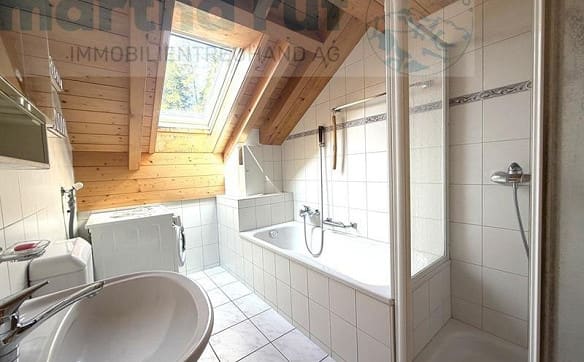 Immobilie in Heiligenschwendi - Gemütliche und charaktervolle 3.5- Zimmer Dachwohnung mit Galerie - Bild 7