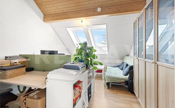 Immobilie in Affoltern Am Albis - Grosszügige 4½-Zimmer Dachwohnung – Licht, Weitsicht und Stil - Bild 5