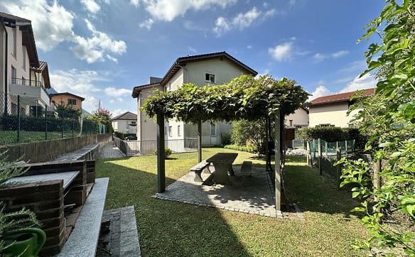 Immobilie in Villa Luganese - CURATO E MODERNO 3.5  A VILLA LUGANESE CON GRANDE TERRAZZA - Bild 0