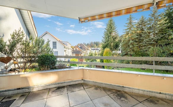 Immobilie in Esslingen - Charmantes Reihen-Einfamilienhaus in Esslingen - Wohnen im Grünen m... - Bild 1