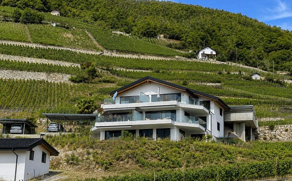 Immobilie in Corin-de-la-crête - Magnifique 3.5 pièces avec grande terrasse et jardin - Bild 0