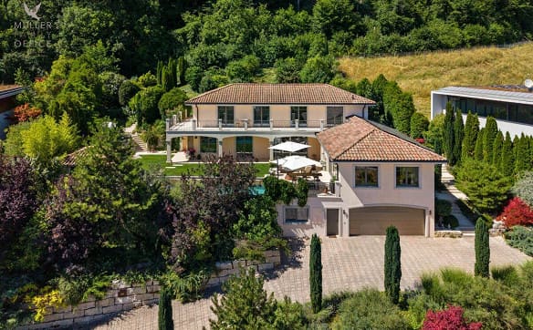 Immobilie in Herdern - Mediterrane Luxusvilla mit Naturpool und traumhaftem Gartenparadies - Bild 0