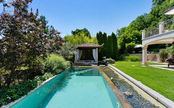 Immobilie in Herdern - Mediterrane Luxusvilla mit Naturpool und traumhaftem Gartenparadies - Bild 1