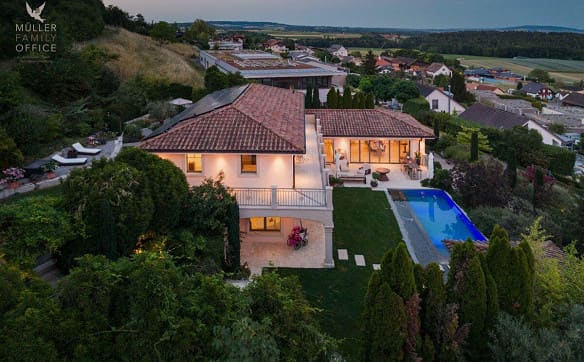 Immobilie in Herdern - Mediterrane Luxusvilla mit Naturpool und traumhaftem Gartenparadies - Bild 6