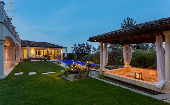 Immobilie in Herdern - Mediterrane Luxusvilla mit Naturpool und traumhaftem Gartenparadies - Bild 7