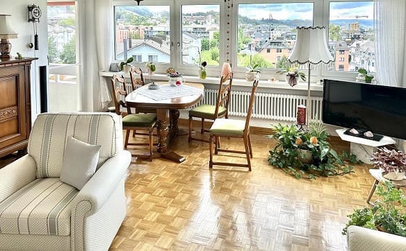 Immobilie in Pfäffikon Sz - 3 1/2-Zimmer-Wohnung im 5. OG an sehr sonniger Seeblicklage mit Gem... - Bild 1