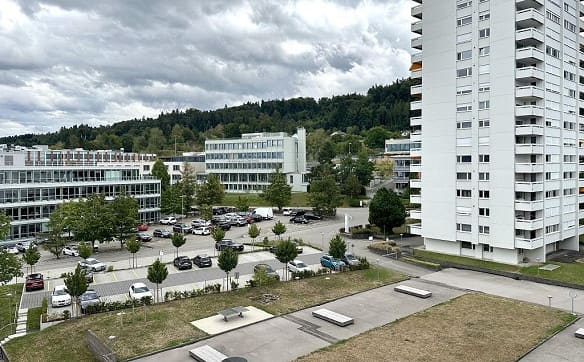Immobilie in Pfäffikon Sz - 3 1/2-Zimmer-Wohnung im 5. OG an sehr sonniger Seeblicklage mit Gem... - Bild 18