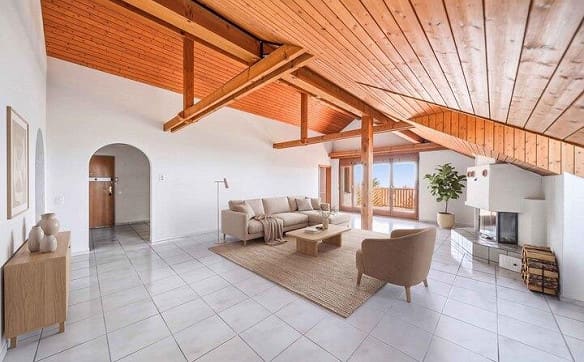 Immobilie in Oberwil-lieli - WOHNCHARME MIT WEITBLICK -  4.5 ZIMMER DACHWOHNUNG IN OBERWIL-LIELI - Bild 0