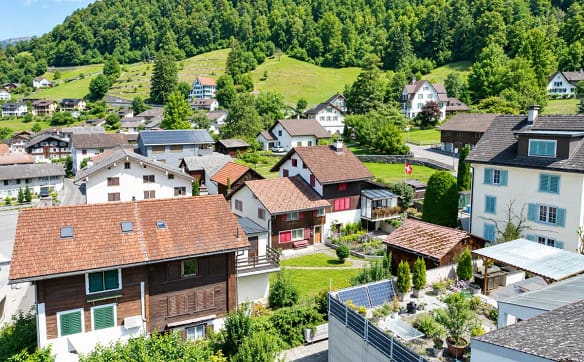 Immobilie in Mollis - Charmanter Hausteil mit grosszügigem Garten an sonniger und zentral... - Bild 2