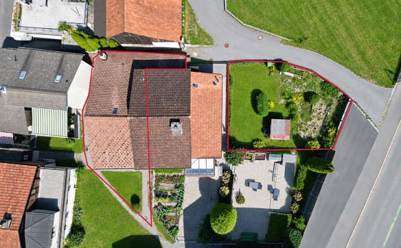 Immobilie in Mollis - Charmanter Hausteil mit grosszügigem Garten an sonniger und zentral... - Bild 3