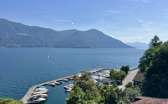 Immobilie in Porto Ronco - Häuschen mit  herrlicher Seesicht, Privatstrand und vielen "Stufen ... - Bild 4