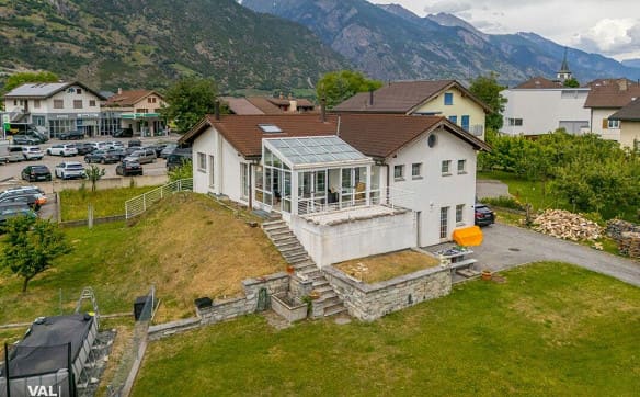 Immobilie in Turtmann - Gepflegtes Familienhaus mit Bergsicht und Wintergarten - Bild 0